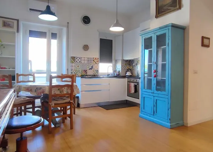 Monteverde - Stazione Trastevere Bright Loft Up To 5 Guests Apartment *